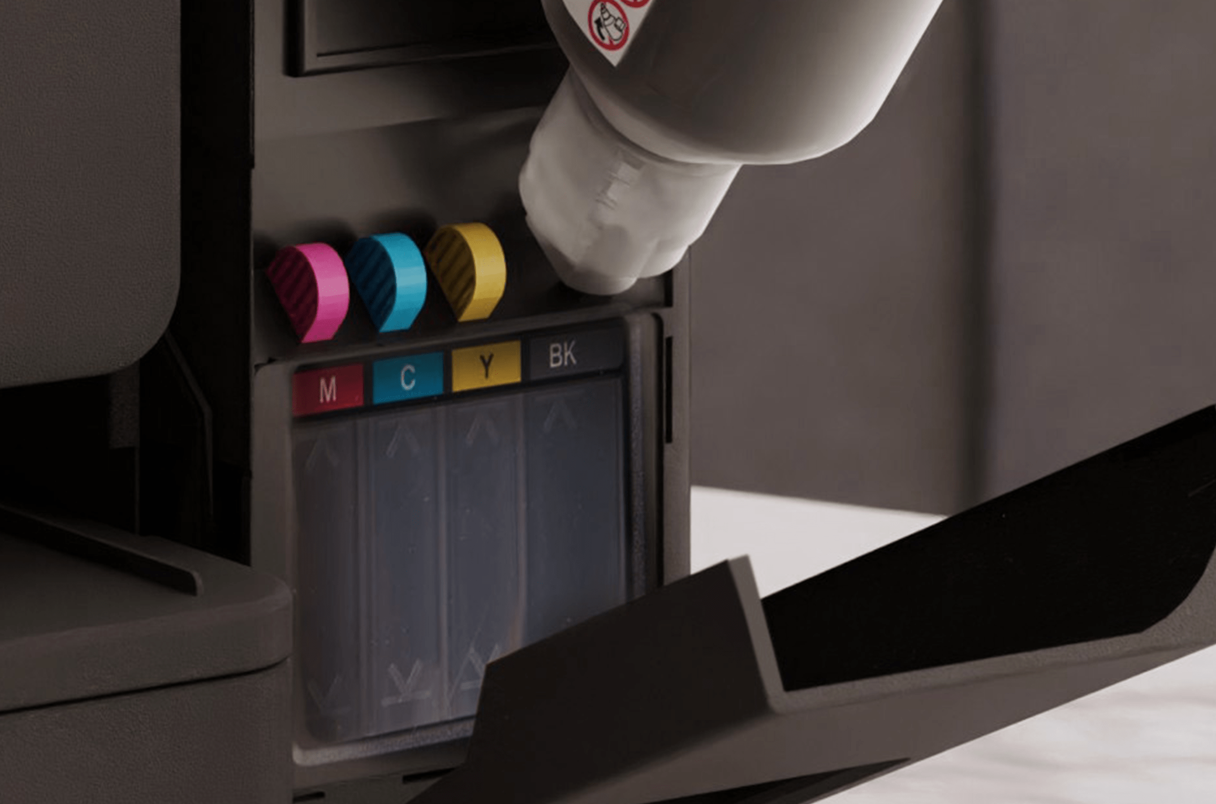 精準防漏加墨技術，墨水零溢出