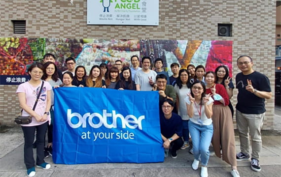 groupphoto_570x360