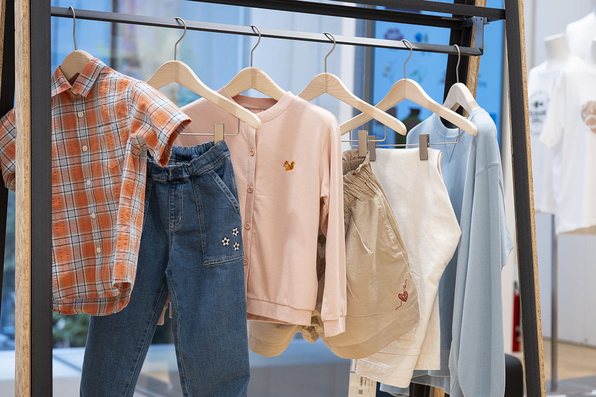 Wide range of textures and materials Brother embroidery machines can embroider on – cotton, denim, leather, satin, caps, towels and more