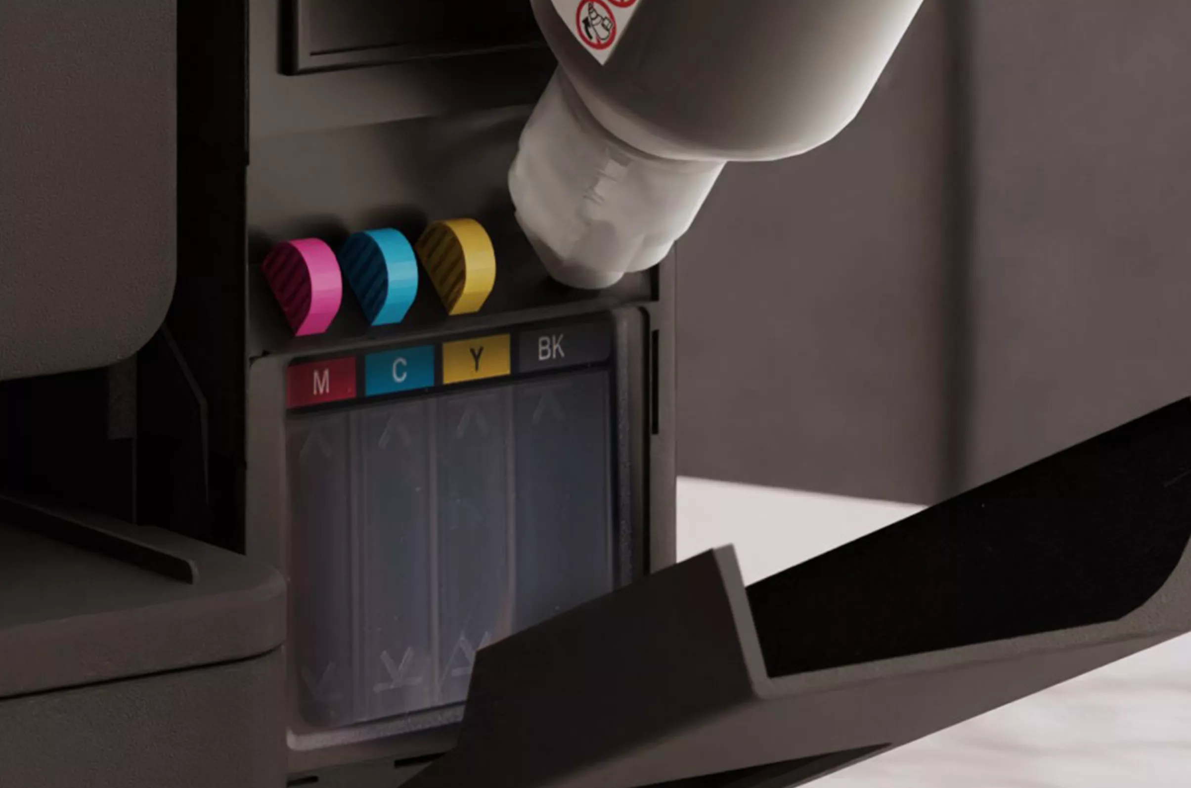 精準防漏充墨技術，墨水零溢出